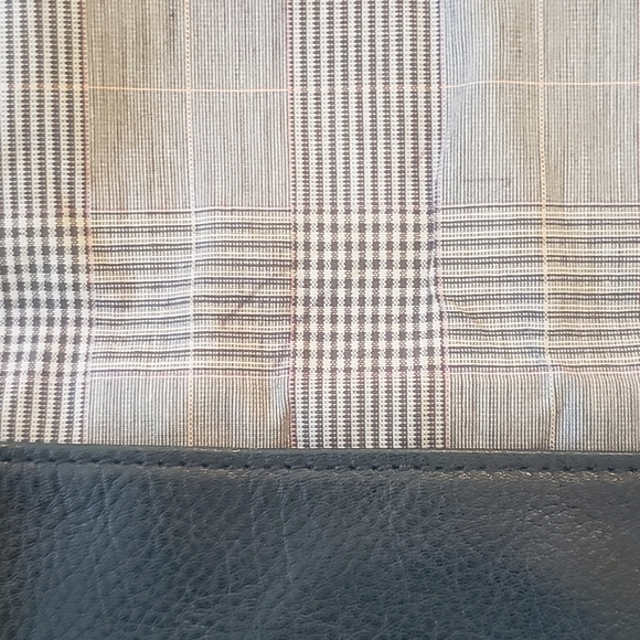 Hobo black leather crossbody bag - Picture 10 of 14